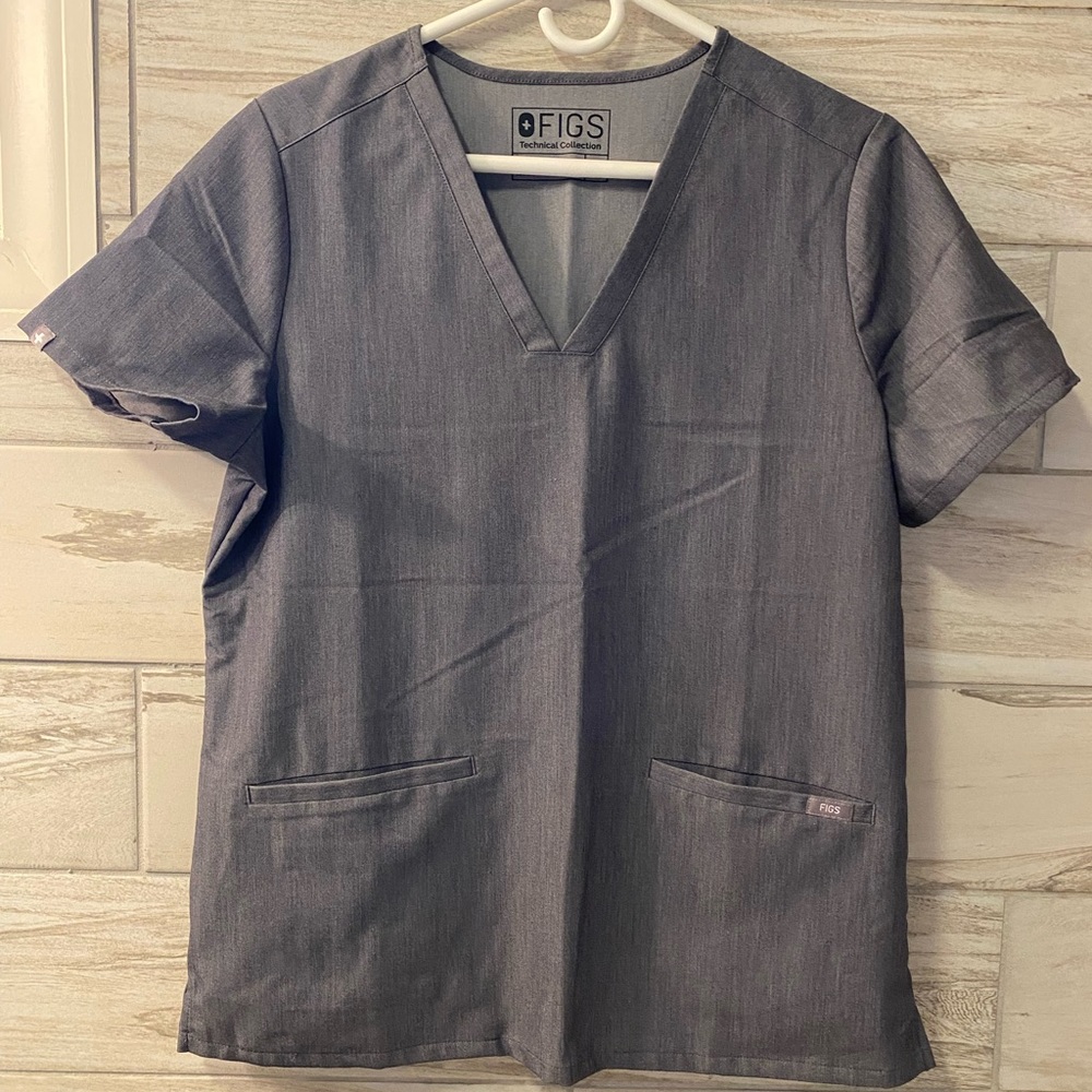 FIGS - Woman’s M - Charcoal - 3 pkt scrub top